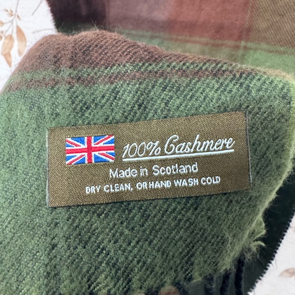 100% Cashmere Made in Scotland Scarf - Picture 3 of 4